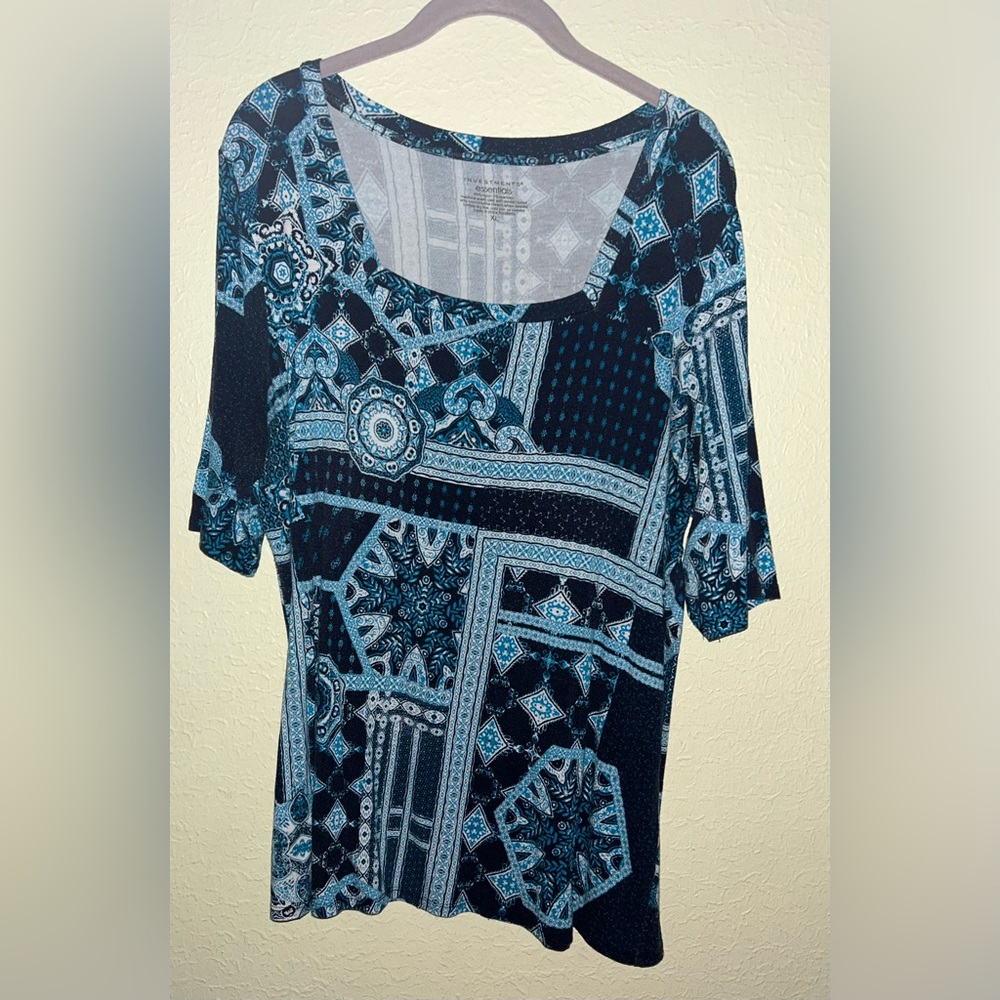 Investments essentials square neck shirt